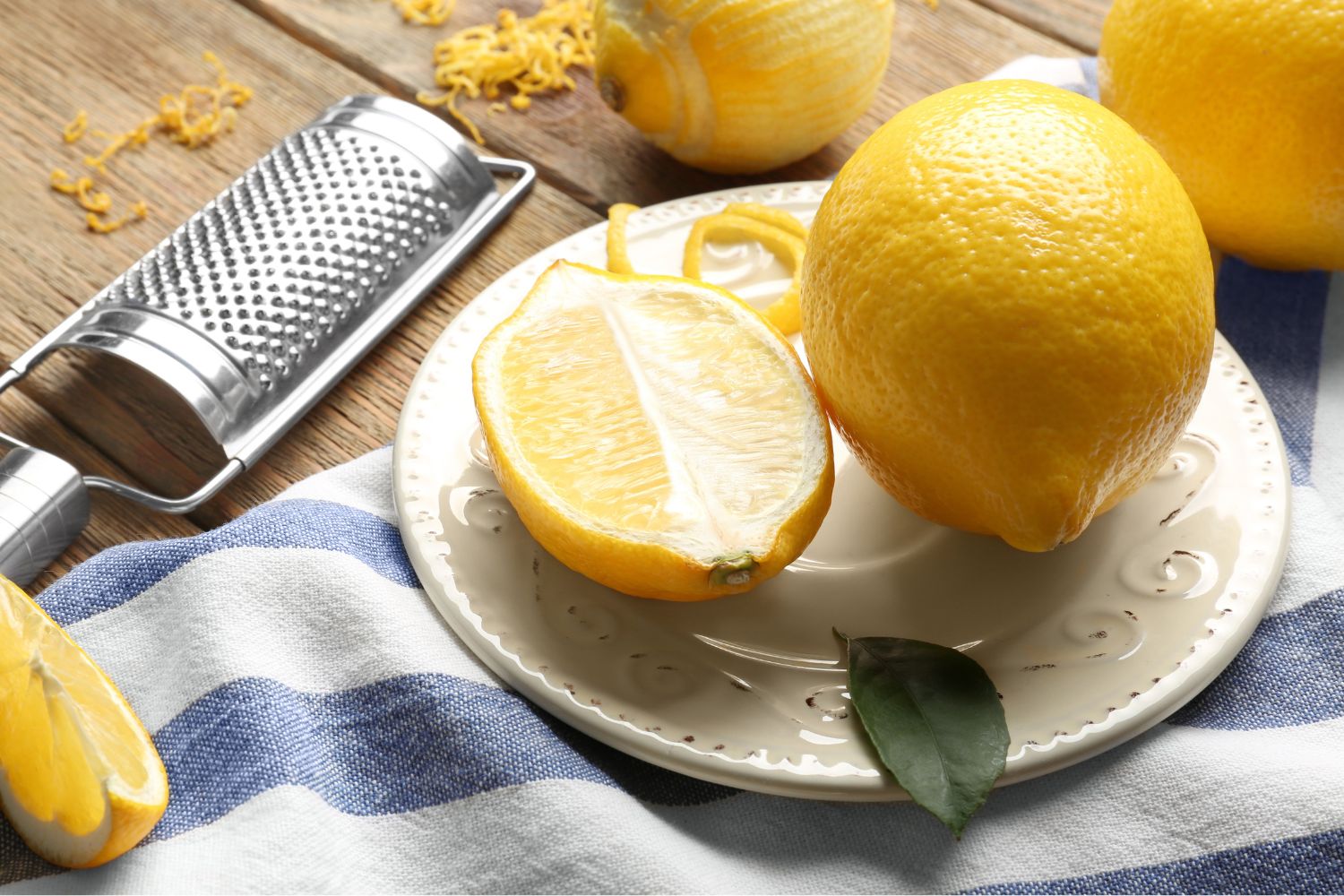 レモンの皮は、香りと栄養の宝庫