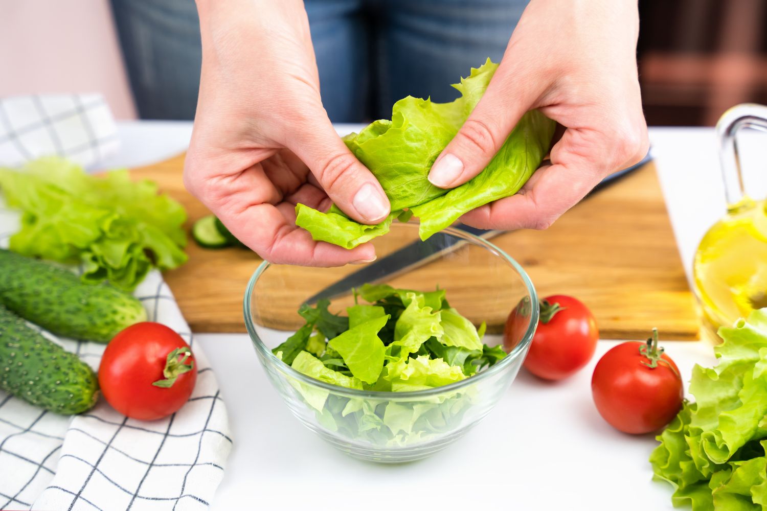 どうしてレタスは手でちぎるの？　